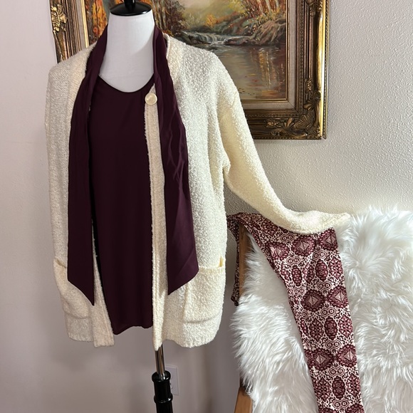 Bundle of New & NWOT, Med Top + Med Legging. Lg Cardi Sweater with Pockets - Picture 5 of 14